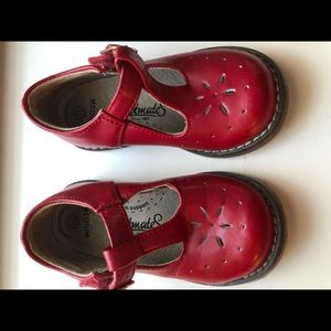 Girls red Mary Jane shoes 5.5